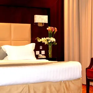 Arjan Suits Aparthotel